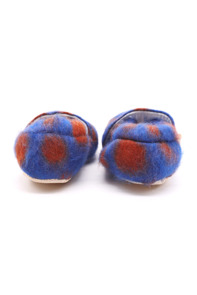 Cozy-Dots-Arka-trendyol Lacivert puantiyeli peluş kaydırmaz çocuk ev ayakkabısı