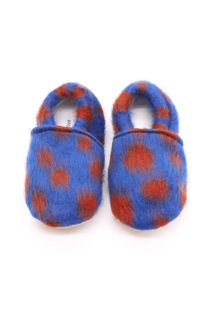 Cozy-Dots-ust-trendyol Lacivert puantiyeli peluş kaydırmaz çocuk ev ayakkabısı